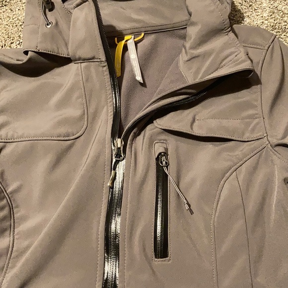 Lolë jacket - Picture 6 of 10